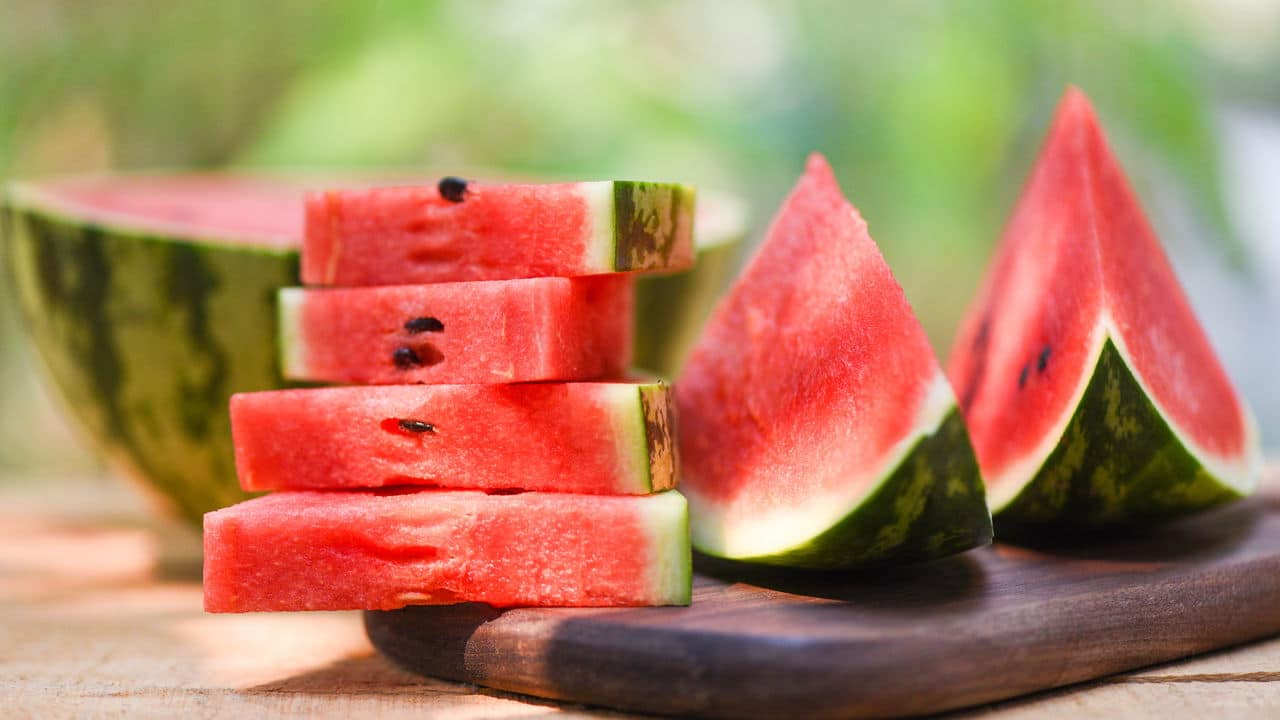 os-agricultores-explicam-como-identificar-a-melancia-perfeita